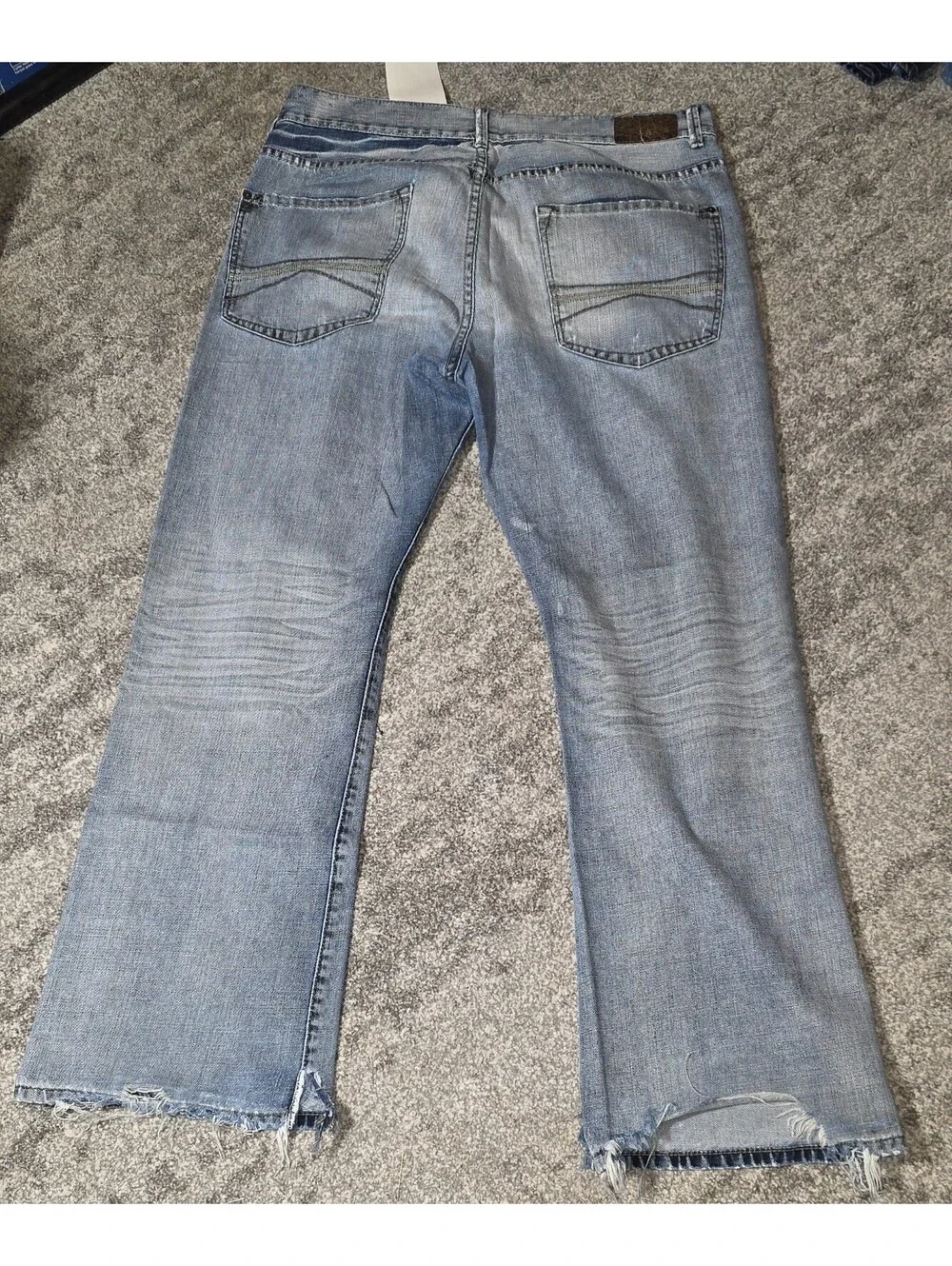 Express Jeans Blake Loose Fit Boot Cut Mens 36Wx32L Blue Denim Distressed Cowboy